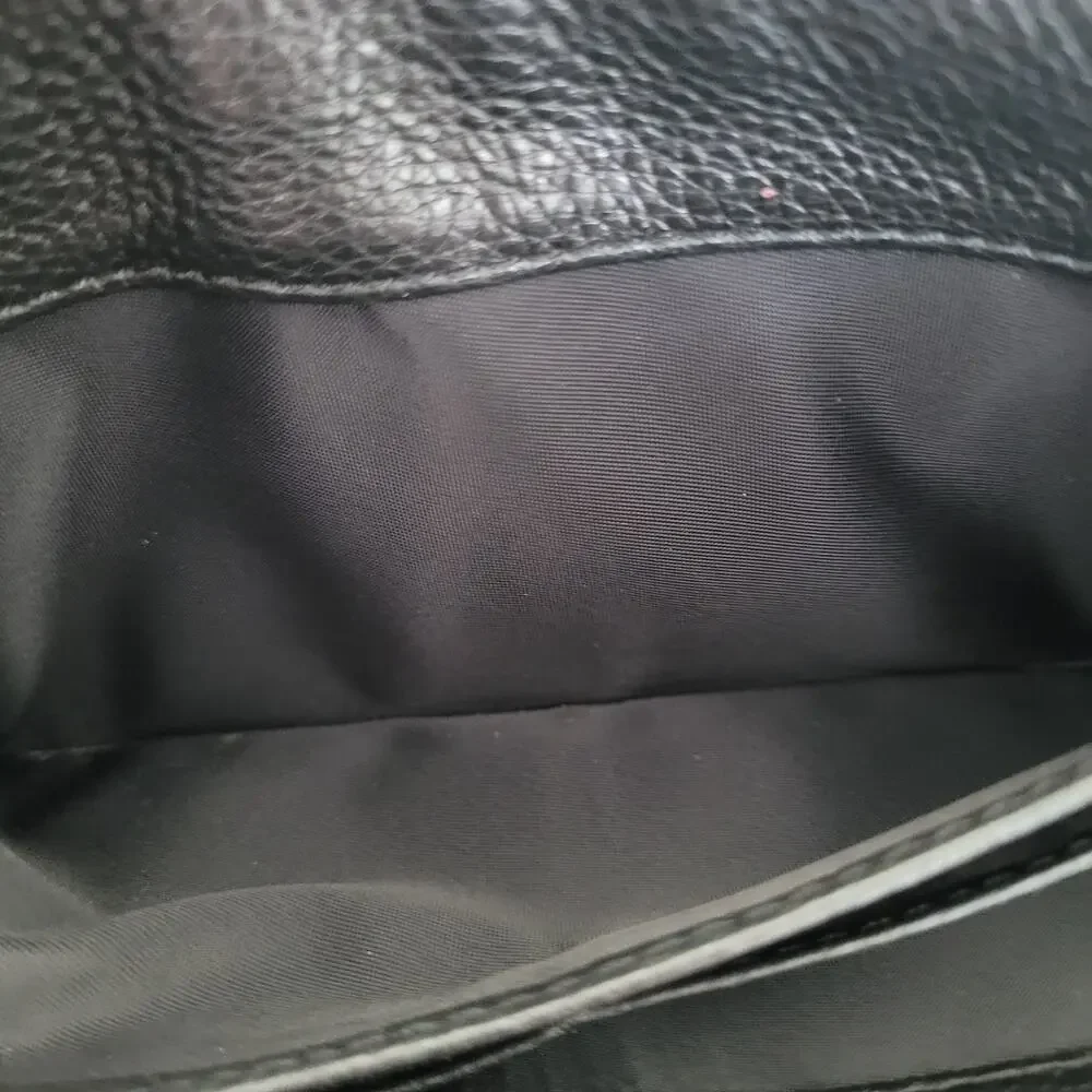 Tory Burch Solid Black Pebble Leather Zip Around Large Wallet Long Clutch‎ Logo